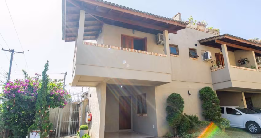 Casa em condomínio de 105m² - 2 dormitórios e 1 vaga no bairro Guarujá