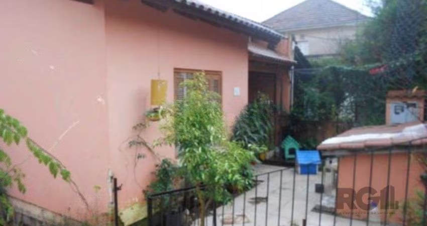 Casa 2 dormitórios no bairro Teresópolis