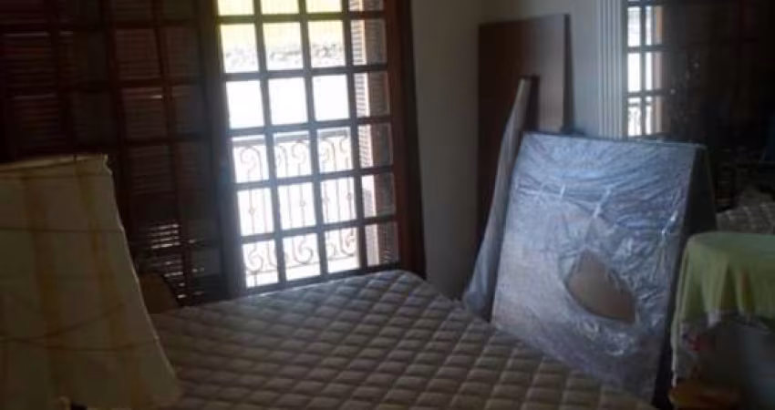 Casa para Venda - 400m², 6 dormitórios, sendo 2 suites, 5 vagas - Santo Antonio