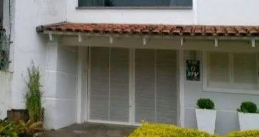 Casa em Porto Alegre, no bairro Ipanema, com 4 dormitório(s), e 4 banheiros, à venda.