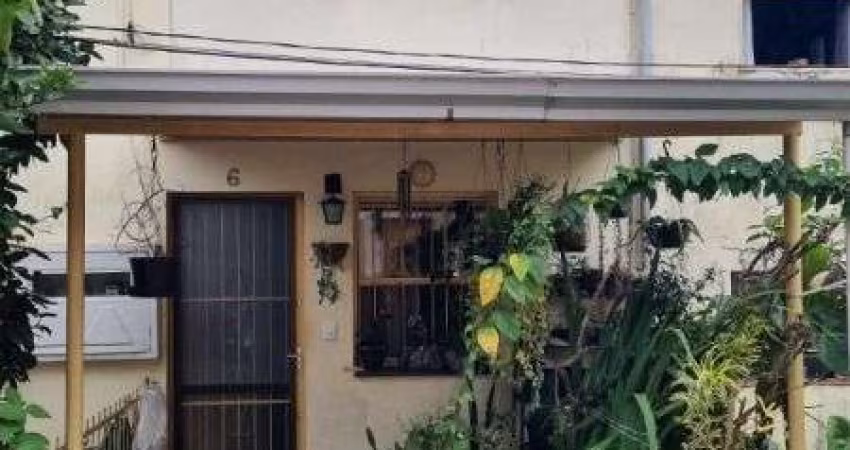 Casa Condominio em Porto Alegre, no bairro Cavalhada, com 2 dormitório(s), e 2 banheiros, à venda.