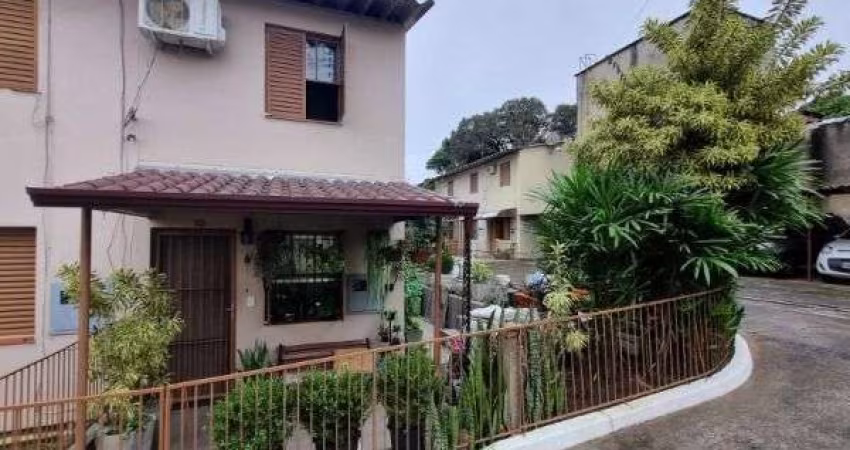 Casa Condominio em Porto Alegre, no bairro Cavalhada, com 2 dormitório(s), e 2 banheiros, à venda.