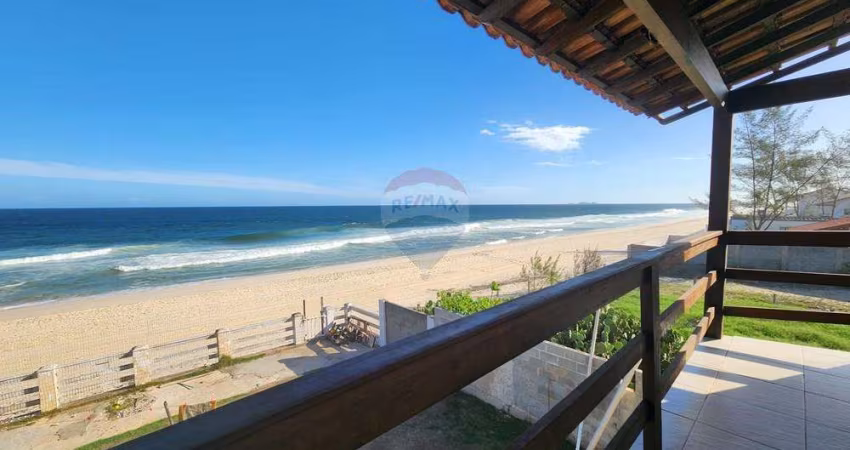 Casa 4 quartos, 4 suítes, 283 m de areá útil, pé na areia
