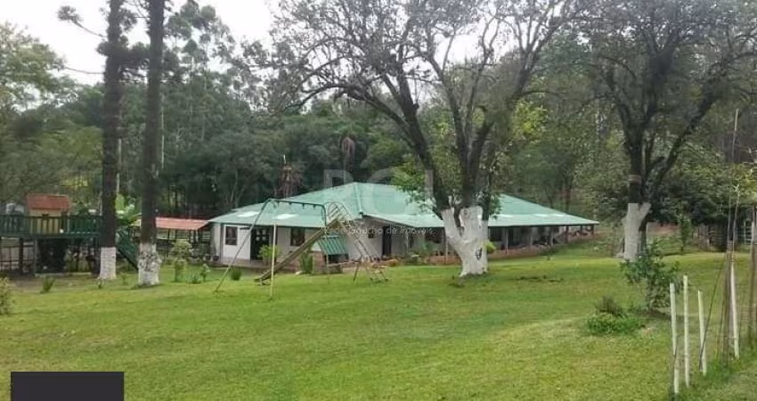 Sítio para Venda - 700m², 5 dormitórios, sendo 1 suites, 8 vagas - Neópolis