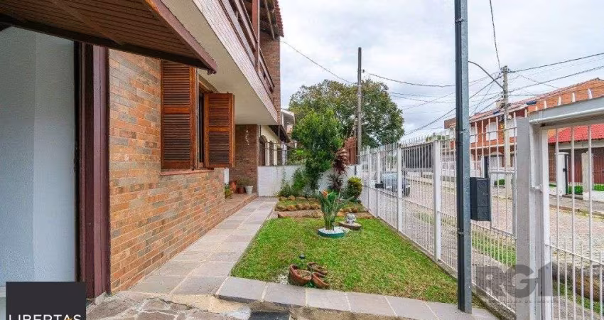 Casa no Jardim Ipu com 5 dormitórios e 2 vagas e piscina