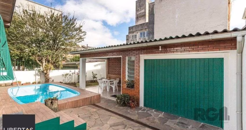 Casa no bairro Vila Ipiranga de 3 dormitórios e 3 vagas