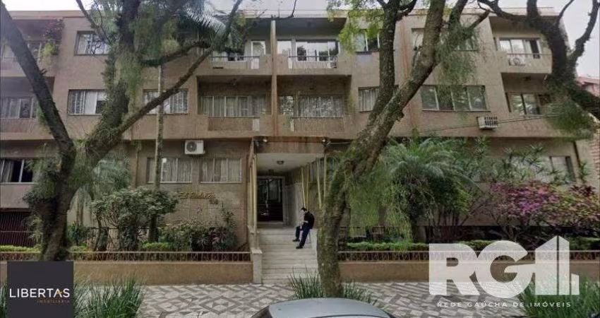 VENDA - Amplo Apartamento em Prédio Tradicional!