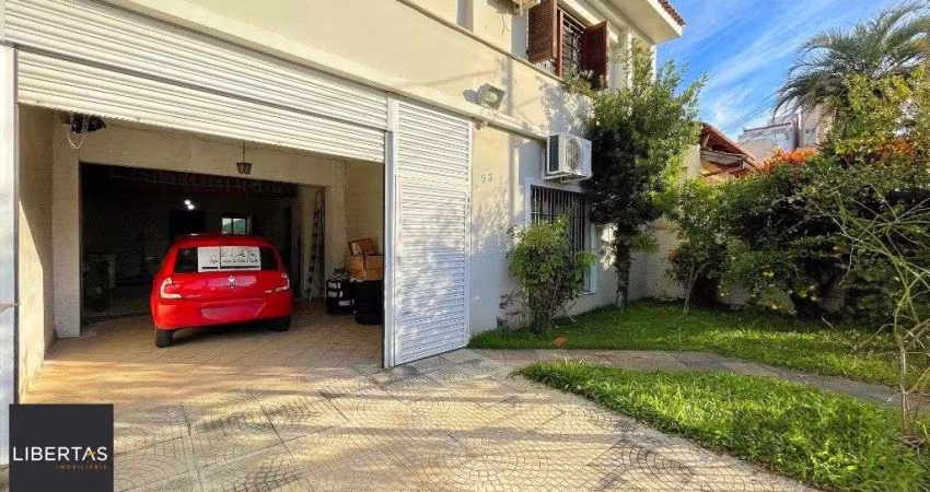 Sobrado com 4  dormitórios, 3 vagas, piscina, próximo a Professor Oscar Pereira