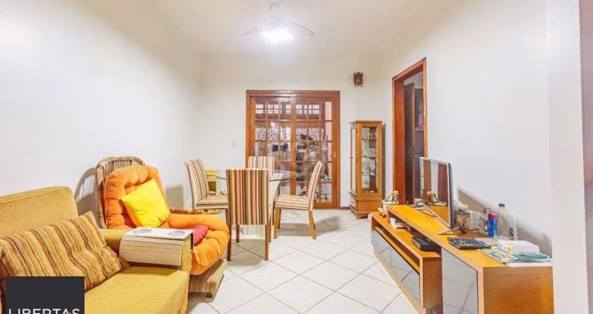 Casa 160m² - 3 dormitórios, 1 suíte, churrasqueira, terraço e 2 vagas de garagem