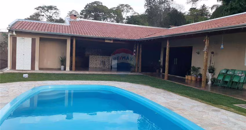 BELÍSSIMA CHÁCARA COM 2600M², PERTINHO DO RESTAURANTE DO AMADEU EM MOGI MIRIM.  (aceita permuta com imóvel de menor valor)