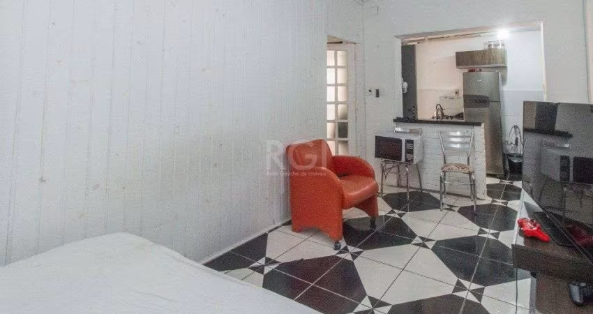Casa para Venda - 79.6m², 1 dormitório, Bom Fim