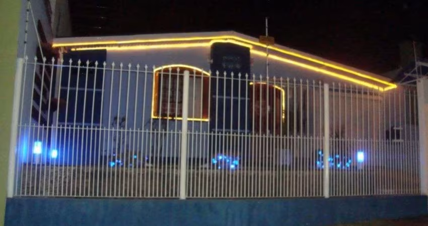 Casa para Venda - 240m², 3 dormitórios, 3 vagas - Protásio Alves