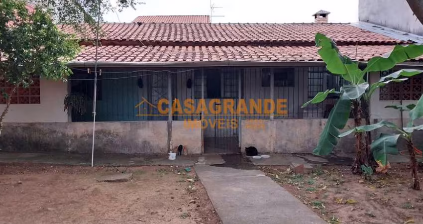 Casa com 01 quarto, 50mts no Jardim Imperial