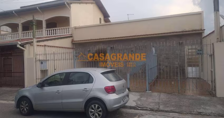 Casa com edícula 300 metros na vila tatetuba