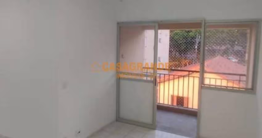 Apartamento com 2 quartos Condomínio Europa