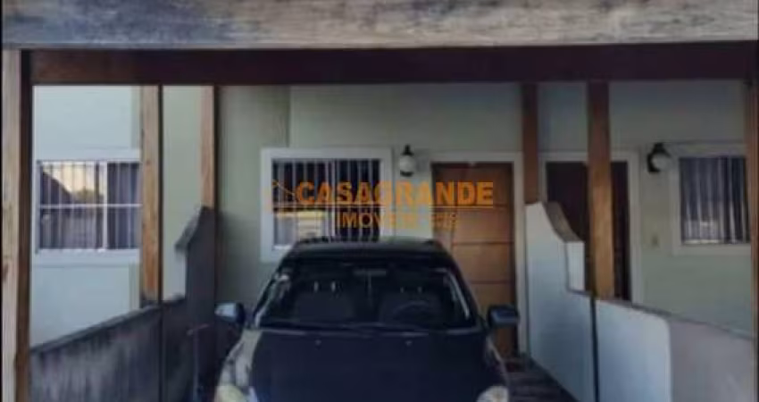 Casa/Sobrado com 02 quartos, 70m² no Residencial Ana Maria SJC