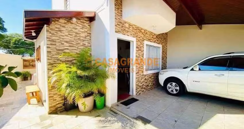 Casa Sobrado com 02 quartos, 130m² no Vila Tesouro  SJC