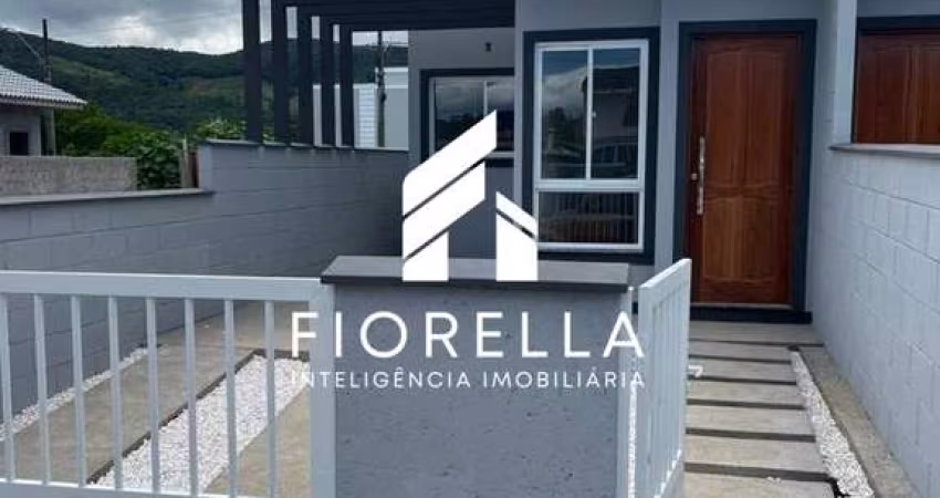 Casa Geminada de 02 dormitórios, 02 vagas, no Bairro Bela Vista em Palhoça - SC.