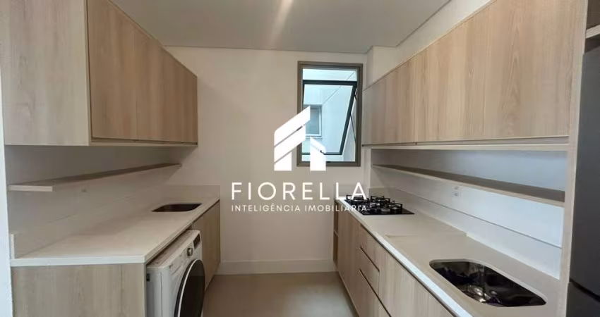 Apartamento de 02 dormitórios, sendo 01 suíte, à venda, Córrego Grande em Florianópolis - SC