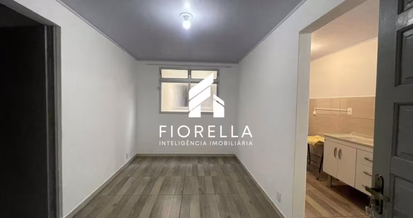 Apartamento a venda com 02 dormitórios localizado no bairro Praia Comprida - São José/SC