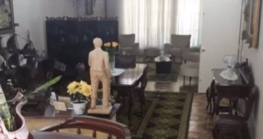 Charmoso Sobrado à Venda na Vila Monumento