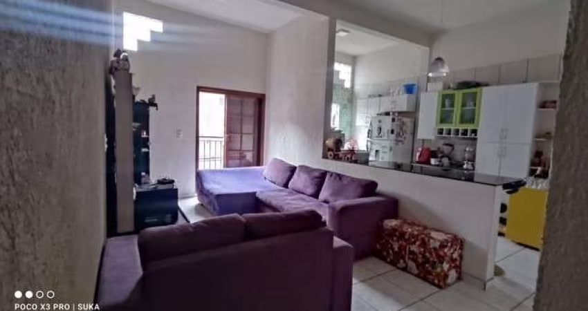 Imperdível a venda de 1 Casa Assobradada 84m², em Vila João Batista.