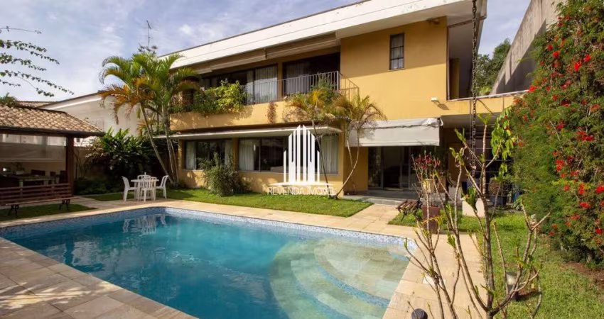 Casa a venda com 4 Dormitorios sendo 3 Suites em 380m² no JD. GUEDALA