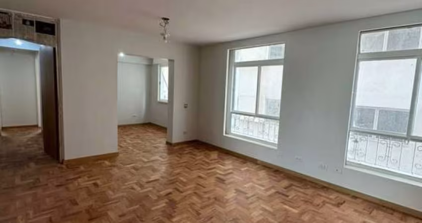 Apartamento em reforma com projeto feito por arquiteto.Valor negociavel.
