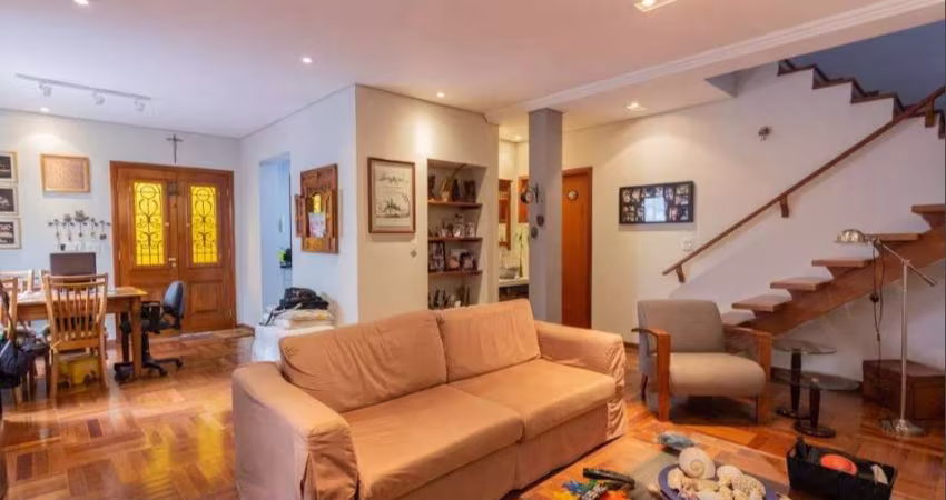 Sobrado à venda no Campo Belo  com 200m² 3 quartos 2 banheiros 2 vagas
