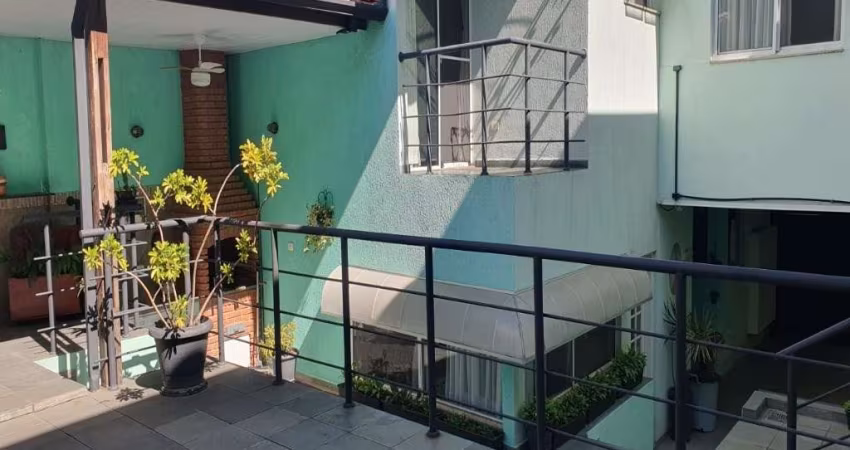 Casa à venda com 200m², 3 quartos e 3 vagas - São Lucas