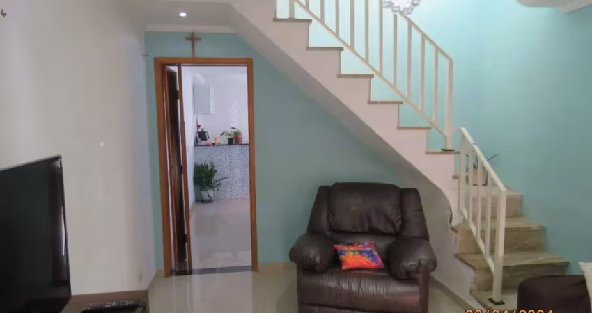 Sobrado a venda com 120m² sendo 02 dormitórios e 01 Vaga Sacomã