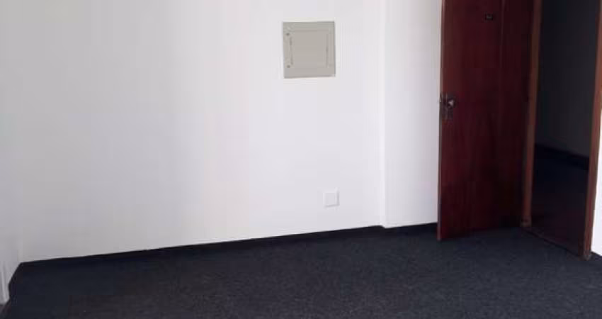 Sala Comercial 50 m2  1copa,  2 banheiros e 2 vagas de garagem.