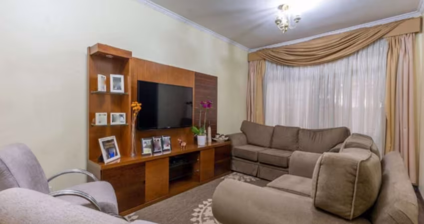 Casa à venda na Vila Moinho Velho com 200m² 4 dormitórios 2 suítes 4 banheiros 2 vagas