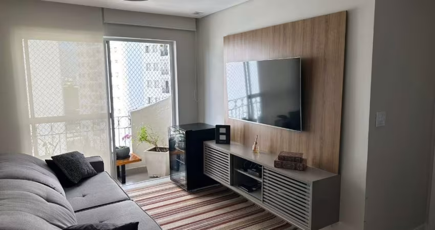 Apartamento à venda - 82m² com 3 quartos no Jardim Marajoara- Reformado