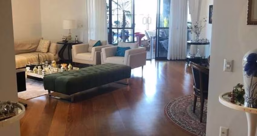Apartamento à venda no Morumbi com 449m², 4 quartos e 5 vagas