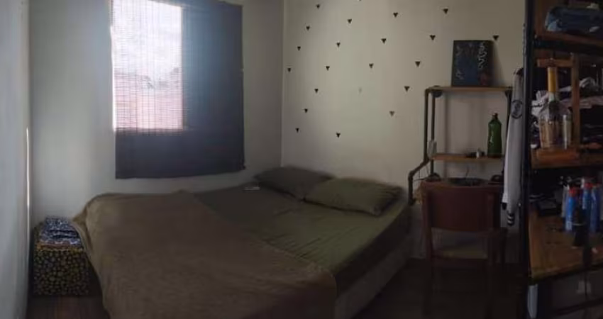 Casa em Condomínio na Bella Vitória na Chácara Seis de Outubro com  1 suíte 2 banheiros 3 vagas.