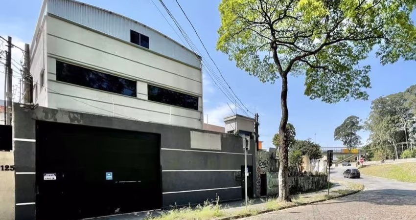 PRÉDIO COMERCIAL / AC 585 m², Km 12 Rod. Raposo Tavares!