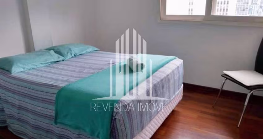 Apartamento à venda em Cerqueira César, São Paulo-SP: 2 quartos, 2 salas, 1 banheiro, 1 vaga, 68m² de área. Totalmente reformado. Imperdível!