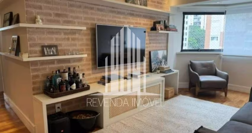 Apartamento no Condomínio Royal de 3 quartos com suíte na Vila Olímpia, São Paulo-SP: 94m², 3 banheiros e 2 vagas de garagem. Venha conferir!