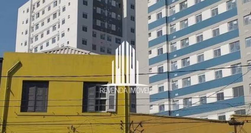 Aluga-se galpão com um amplo salão no Cambuci