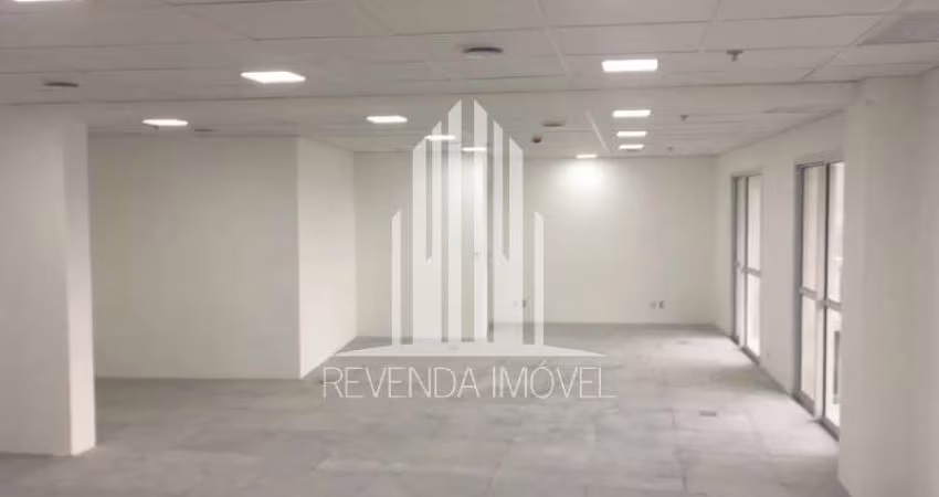 CONJUNTO COMERCIAL 104Mts 02 SALAS 04 VAGAS