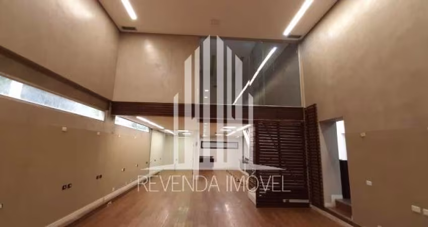 Locação de Ponto Comercial de Alto Padrão no Itaim Bibi - São Paulo-SP: 5 salas, 3 banheiros, 472m² de área!