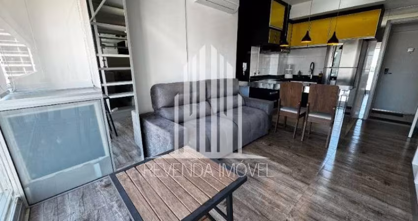 Apartamento para locação MOBILIADO: 1 quarto, 1 suíte, 1 sala, Ar condicionado 1 banheiro, 1 vaga de garagem!