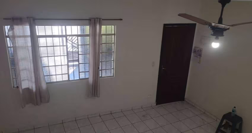 Alugo Casa Sobrado 170m² 2 Dormitórios 2 Vagas de Garagem no Jardim Guayana