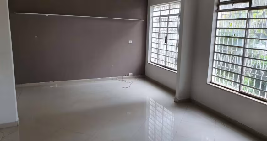 Casa com 3 Quartos e 3 banheiros para Alugar, 240 m² - Brooklin Paulista