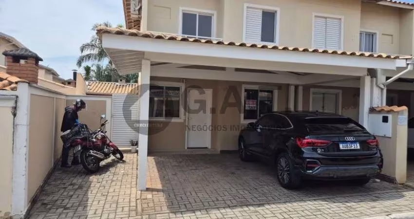 CASA EM CONDOMÍNIO À VENDA NO VILLAGE SALERMO - SOROCABA/SP