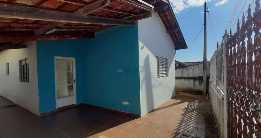 CASA À VENDA NO CENTRO - IPERÓ/SP