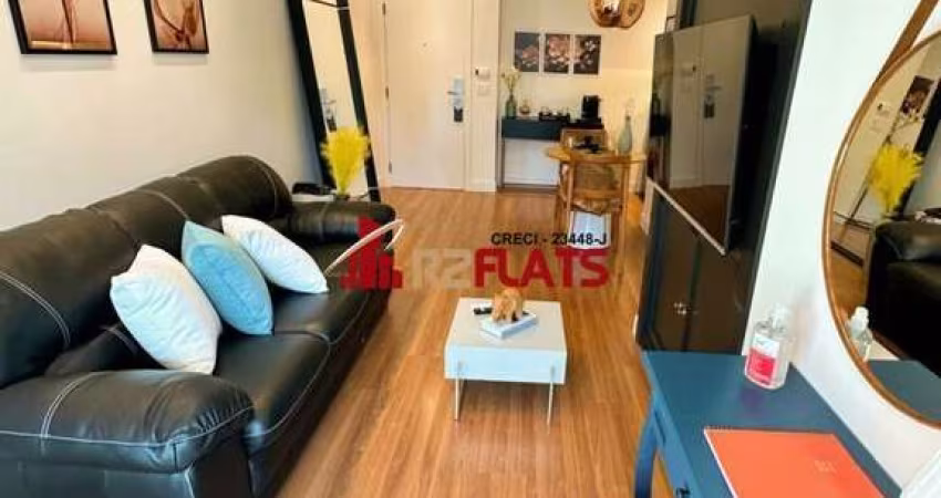 Flat com ótimo preço no bairro Cidade Monções. Confira!