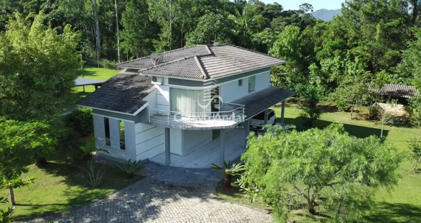 Casa mobiliada com excelente acesso ao novo anel viário / em Alto Biguaçu/SC