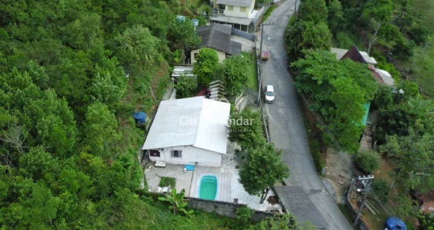Casa à Venda com 2 quartos, 1 banheiro, 5 vagas e 90m² por R$ 350.000